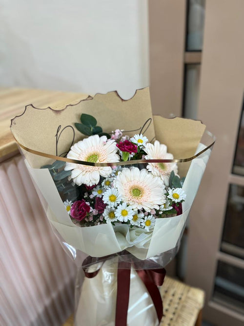 Awan – Daisy Bouquet by Bungaa