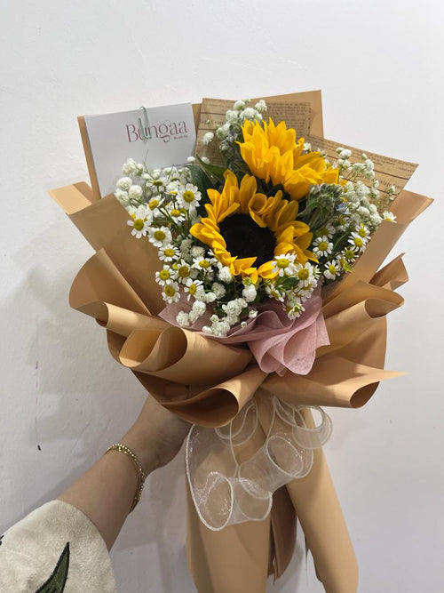 Bahagia – Sunflower Bouquet by Bungaa