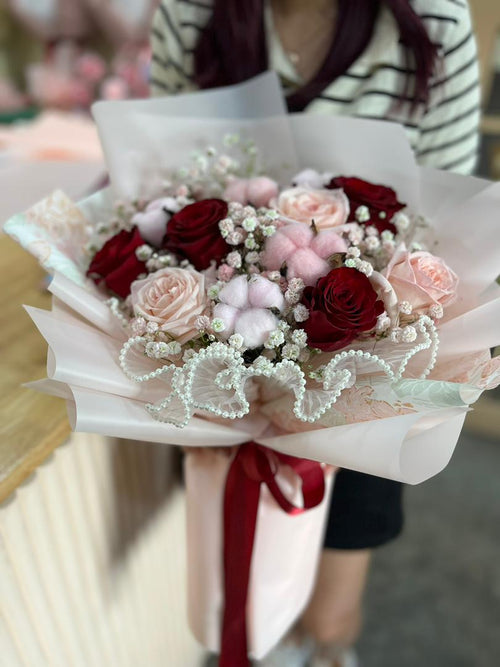 Cahaya – Rose Bouquet by Bungaa